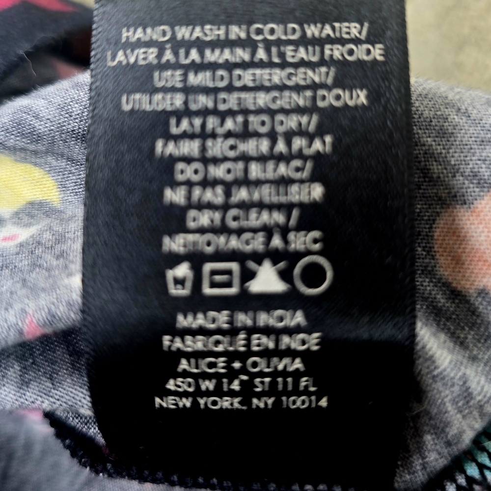 Alice + Olivia T-Shirt - Picture 4 of 6